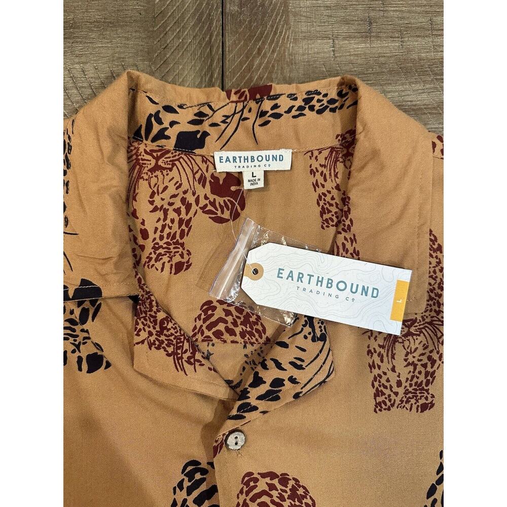 Earthbound Trading Co Short Sleeve Button Down Brown Leopard Shirt Size Large - Picture 5 of 12